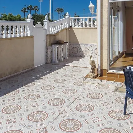 2 Bedroom Lovely In Holiday home Torrevieja