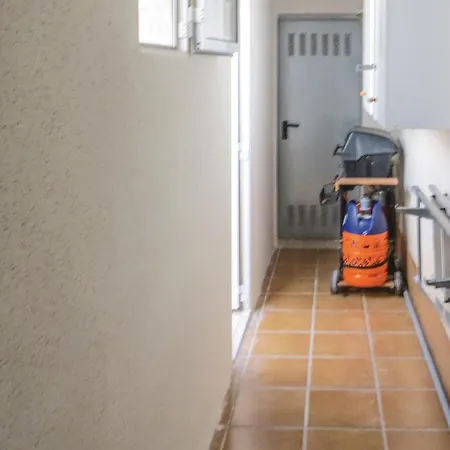 2 Bedroom Lovely In *