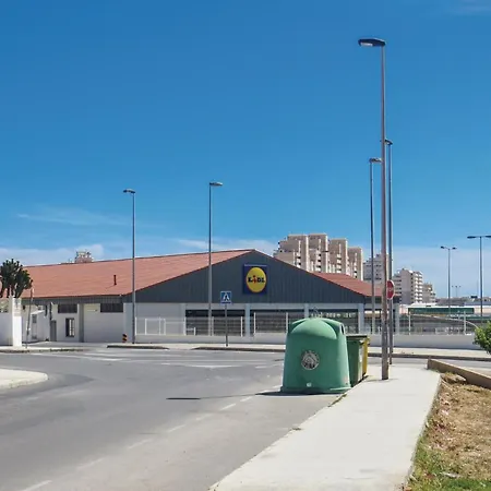 Semesterbostad 2 Bedroom Lovely In