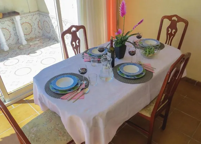 2 Bedroom Lovely In Semesterbostad Torrevieja