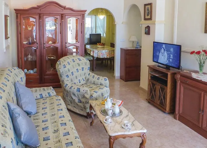 2 Bedroom Lovely In Semesterbostad