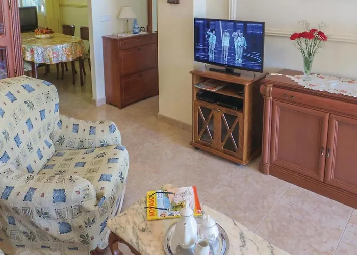 2 Bedroom Lovely In *